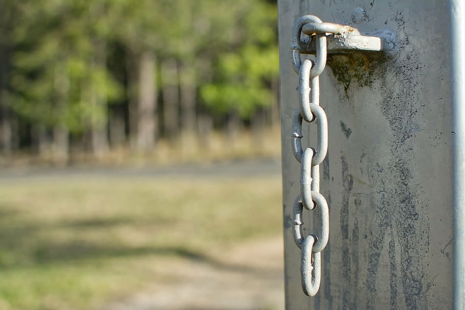 chain, links, post, fence, metal, linked, focus on foreground, day, safety, security
