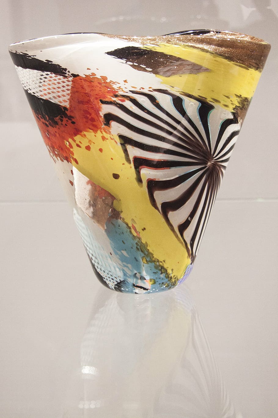vase, glass, colorful, dino martens, design, classic, venice, murano, murano glass, mirroring