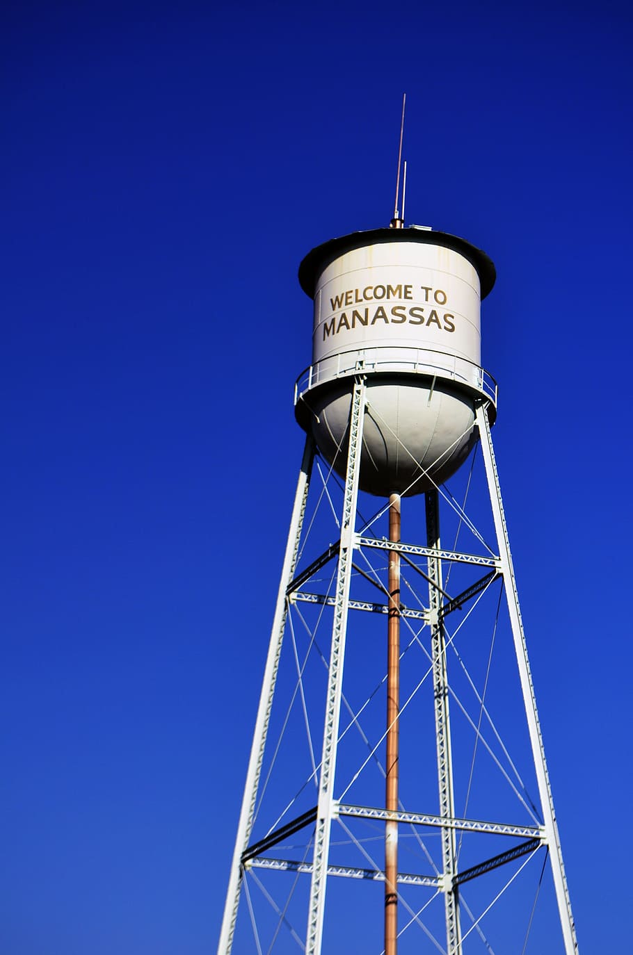Torre del agua, Manassas, Virginia, agua, azul, vertical, Torre del agua - Tanque de almacenamiento, torre, cielo, nadie