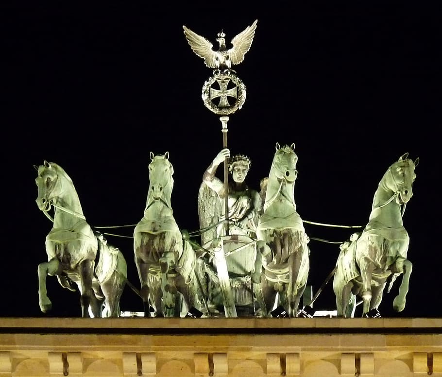 Berlin, Quadriga, Gerbang Brandenburg, tengara, kuda, di dalam ruangan, tema binatang, tidak ada manusia, siang, seni dan kerajinan