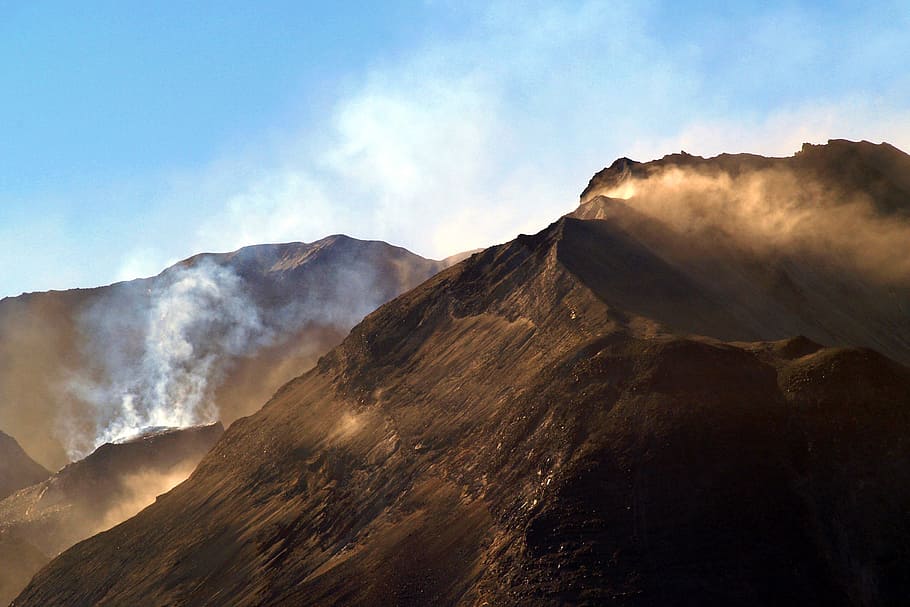 fotografia de paisagem, preto, montanha, fuma, monte, santo, helens, montanhas, vulcão, magma
