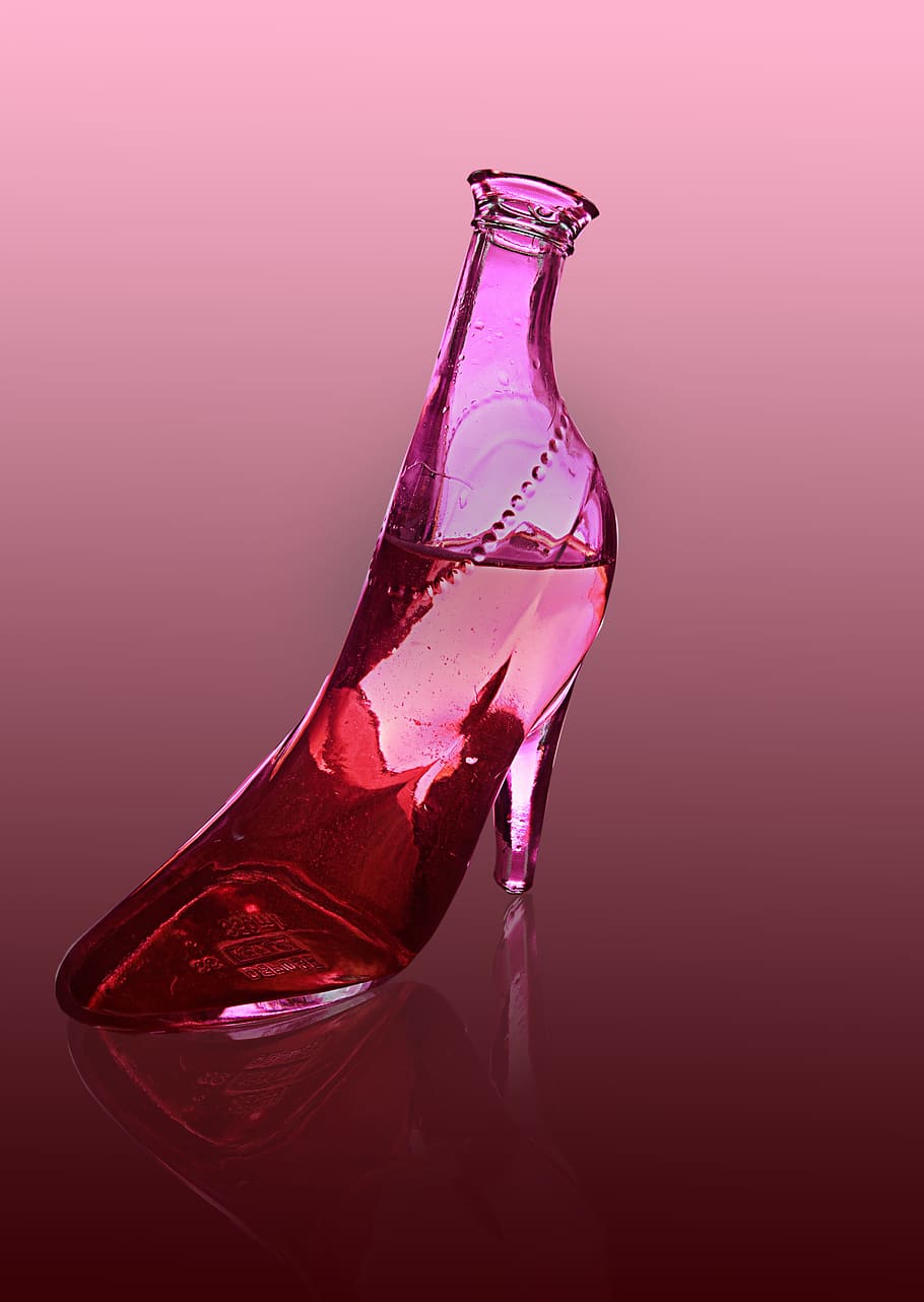 clear, glass shoe-shape bottle, bottle, red, shoe, cinderella, wine, course, flash light, designed