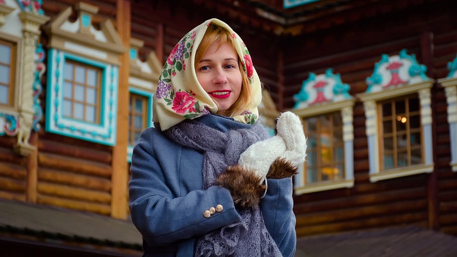 girl, woman, russian, russia, slav, folk costume, shawl, mittens, cold, winter