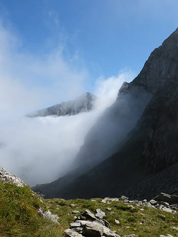 mountain-pass-round-dish-fog-port-of-tav