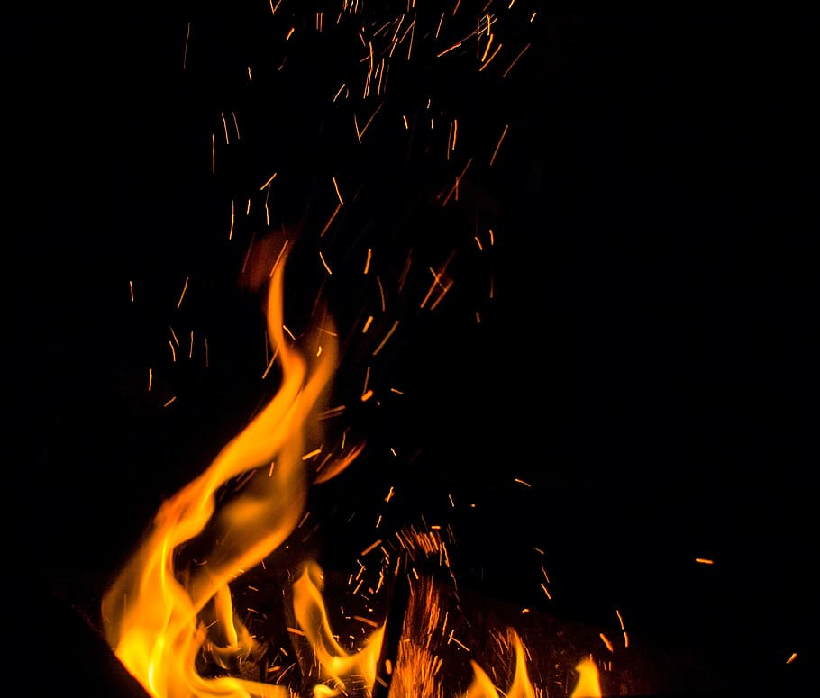 火, 火花, 炎, コスター, 火傷, キャンプファイヤー, たき火, 熱, 石炭, 黒