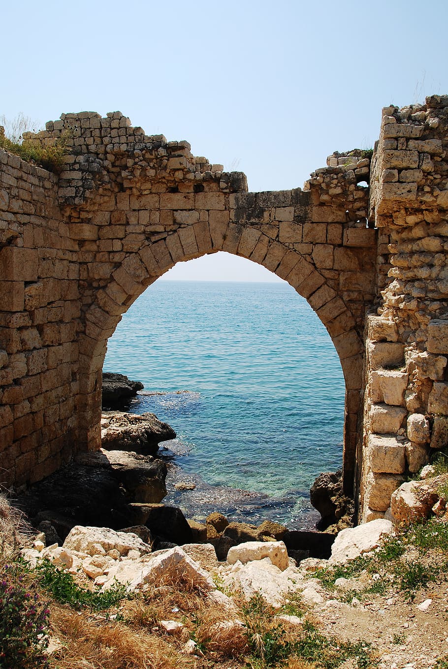 puerta de ladrillos en forma de arco, orilla del mar, cabo anamur, turquía, arco, mar, castillo, pared, antigua ruina, arquitectura