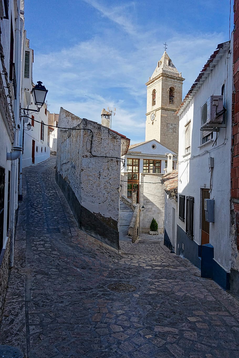 lane, narrow, cobblestones, alcala del jucar, village, architecture, built structure, building exterior, building, sky
