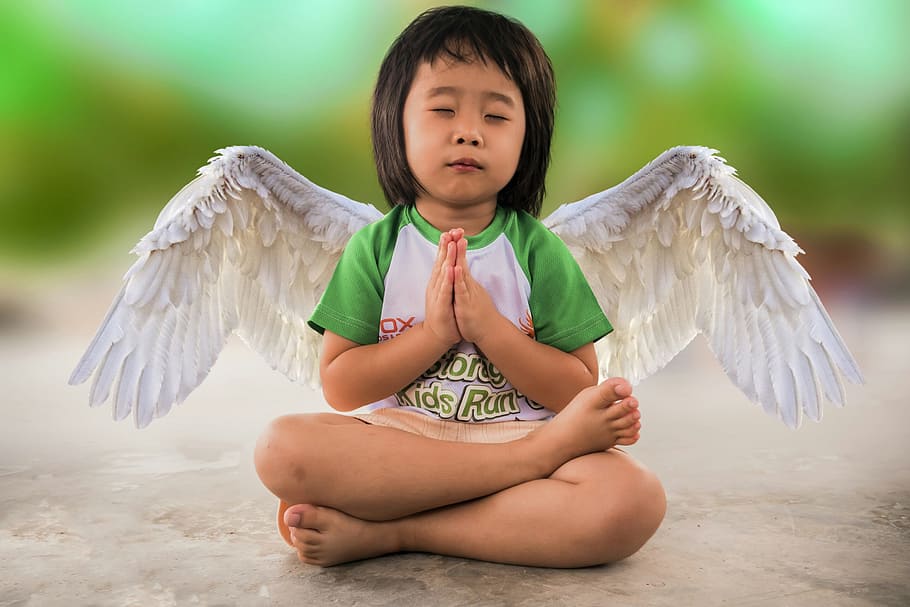 winged, girl, wearing, white, green, raglan crew-neck t-shirt, praying, little girl, dom, angel