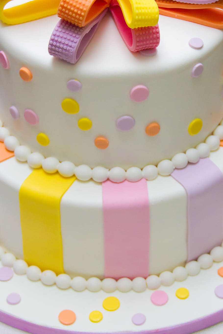 foto close-up, 2-tier, 2-tier fondant cake, kue, latar belakang kue, makanan, pencuci mulut, manis, lezat, enak