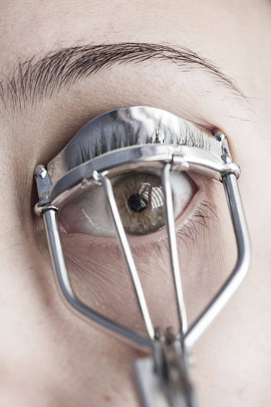 person, folding, eyelashes, using, silver eyelash curler, Eye, Make-Up, Women'S, Metal, Eyelash, eye