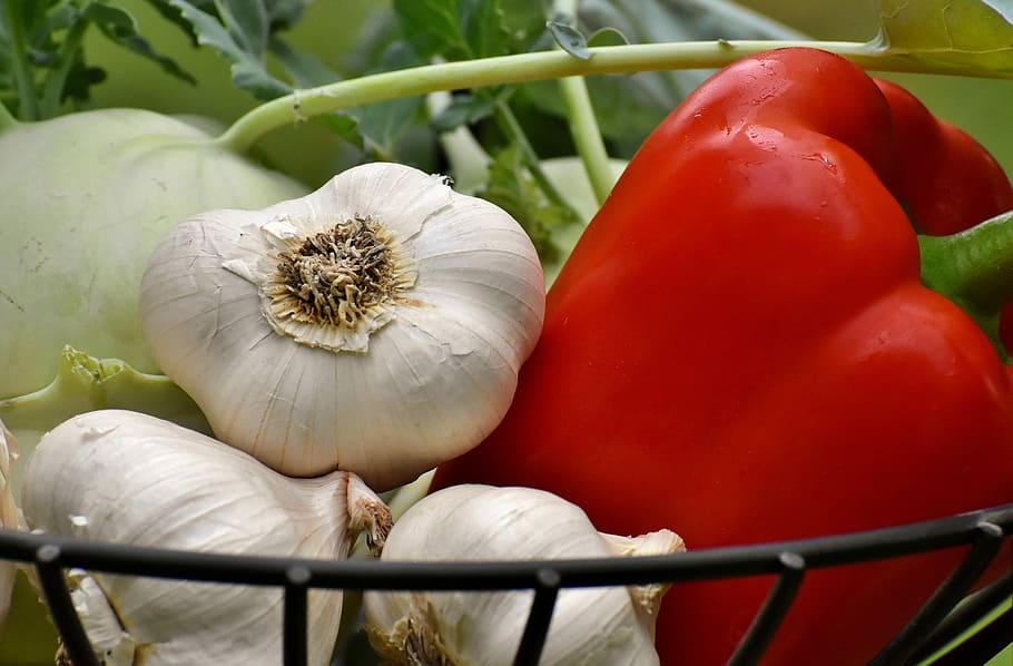 garlic, bell pepper, vegetables, paprika, healthy, food, vitamins, vegetable plant, fresh, delicious