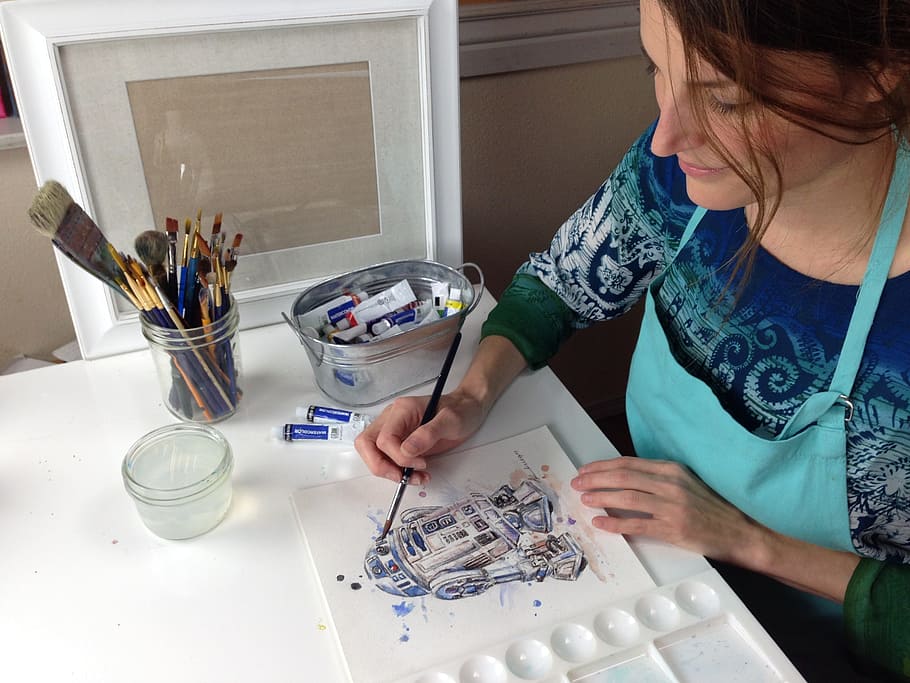 mulher, desenhando, branco, mesa, R2-D2, artista, arte, pintura, criativa, criatividade