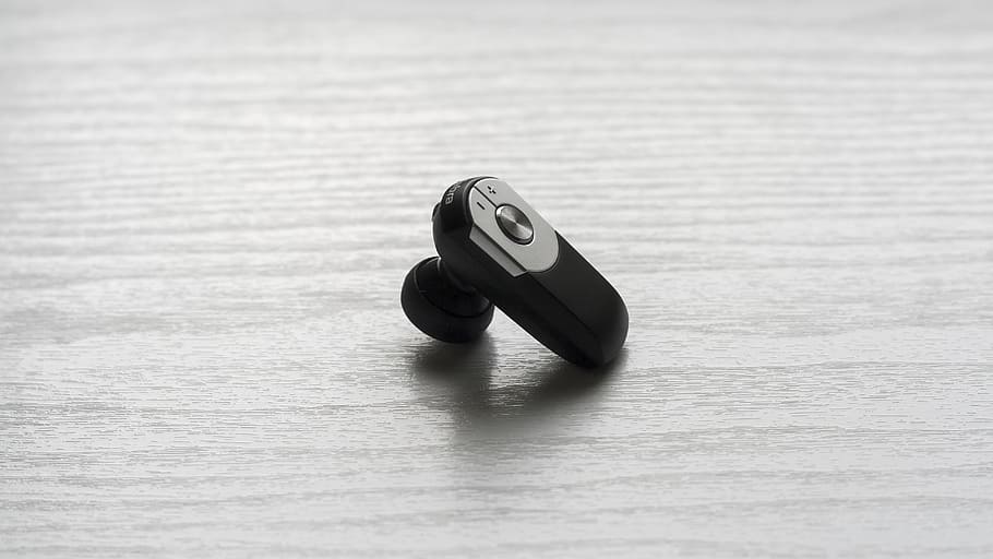 black, bluetooth earpiece, table, hands, earphone, vote, microphone, ear-bud, headphones, mobile phone