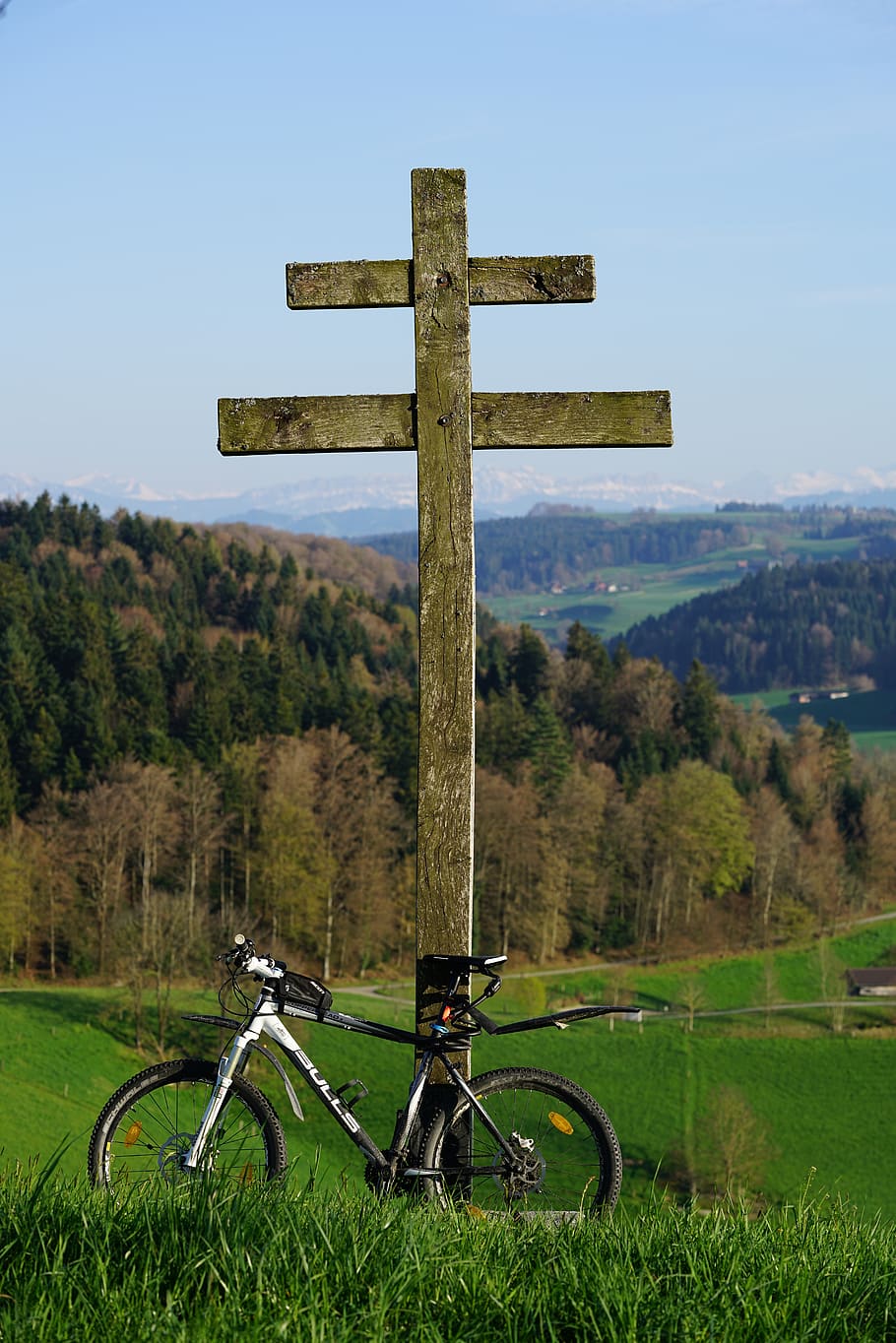 isenhuet, vantage point isehuet, cross, altbüron, viewpoint, panorama, border path napf mountains country, oberaargau, bike, plant