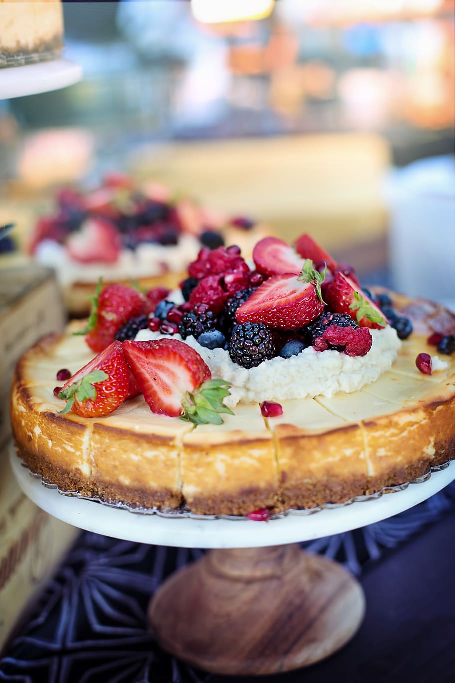 cheesecake, fruit, strawberries, berries, sweet, cake, dessert, sweets, delicious, food and drink