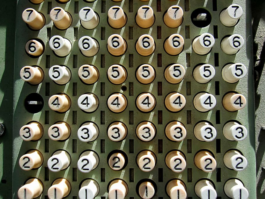 botones numéricos, antiguo, vintage, tipo, retro, máquina, equipo, números, llaves, uno