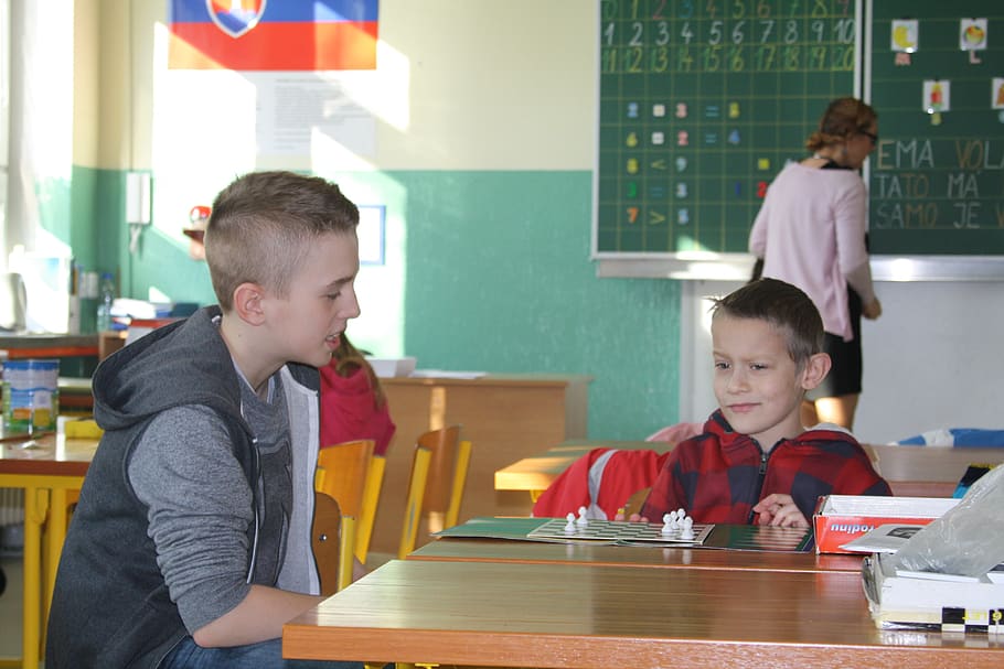 school, the pupil, game, childhood, child, table, boys, men, girls, males