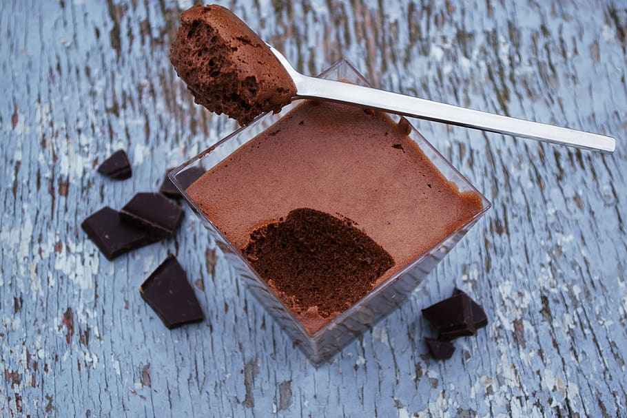 chocolate mousse, food, dessert, gourmet sweets, outdoor, snack, sweet, sugar, spoon, delicious