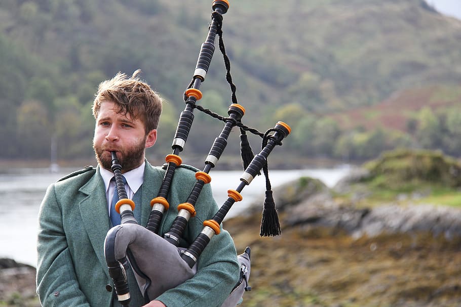 manusia, menggunakan, instrumen, gunung, bagpipe, dataran tinggi, kastil, skotlandia, orang, alat musik