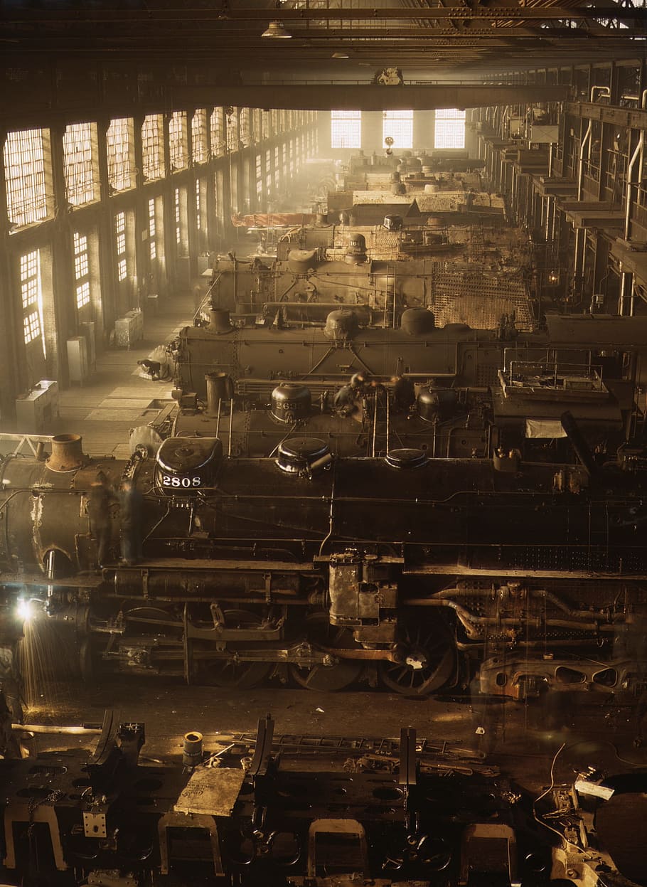 Lokomotif, Kereta Api, 1942, hitam dan putih, pabrik, industrialisasi, manufaktur, baja, industri, lini produksi