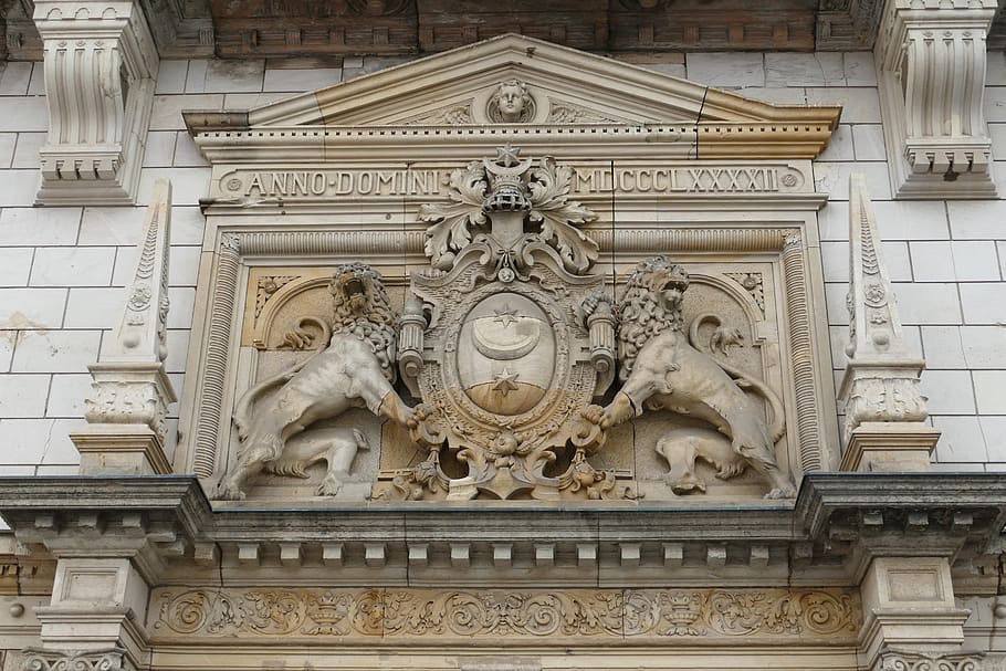 coat of arms, lion, moon, star, heraldry, hall, saale, saxony-anhalt, architecture, representation