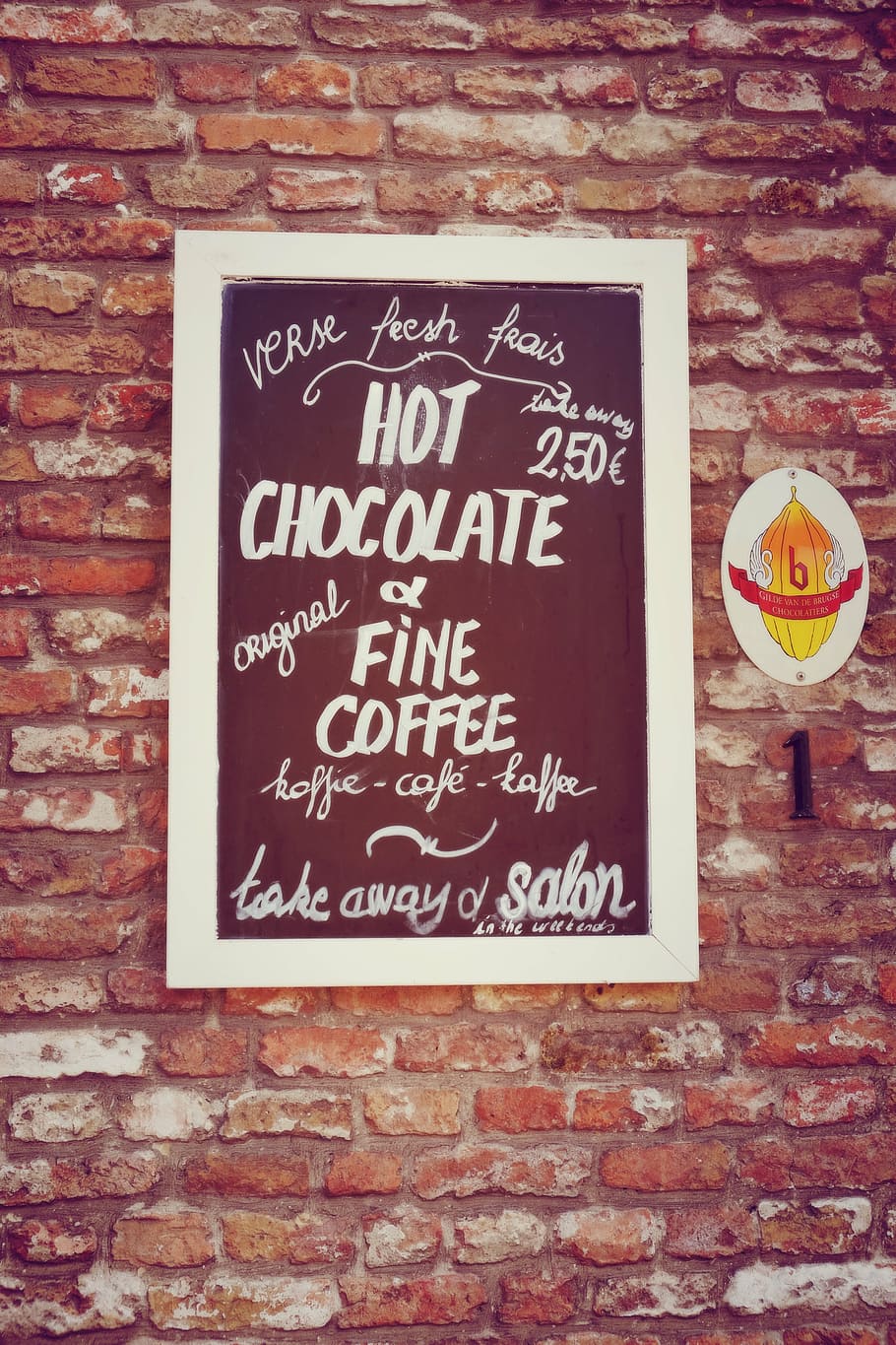 hot chocolate signage, signage, chocolate, sign, menu, coffee, coffee shop, brugge, bruges, gourmet