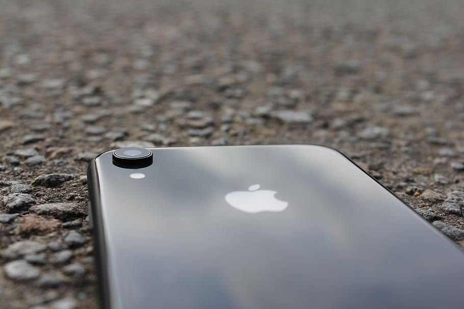 iphone xr, apple, iphone, smartphone, mobile phone, phone, communication, tar, day, close-up