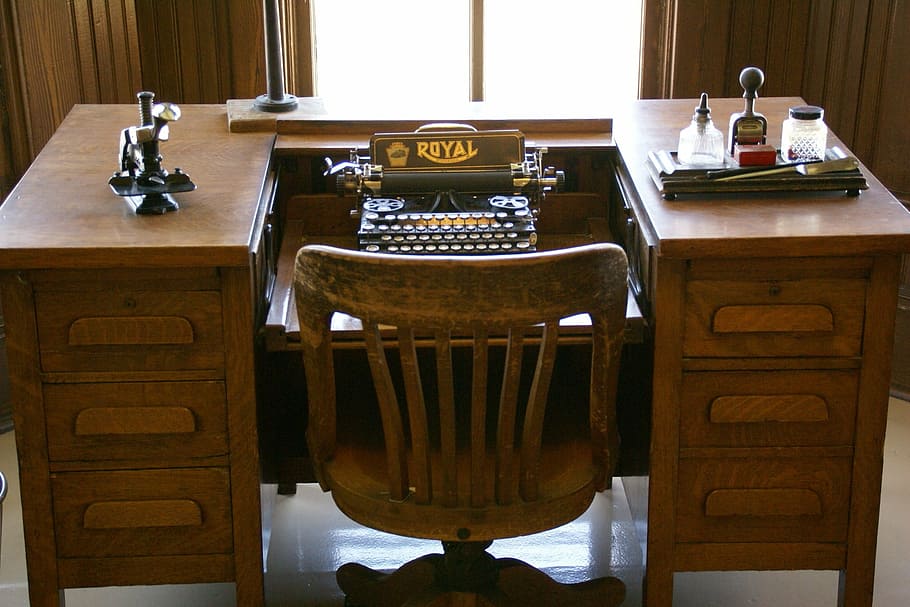 máquina de escrever, marrom, de madeira, mesa, máquina de escrever de mesa, vintage, antiguidade, digitando, jornalismo, equipamento