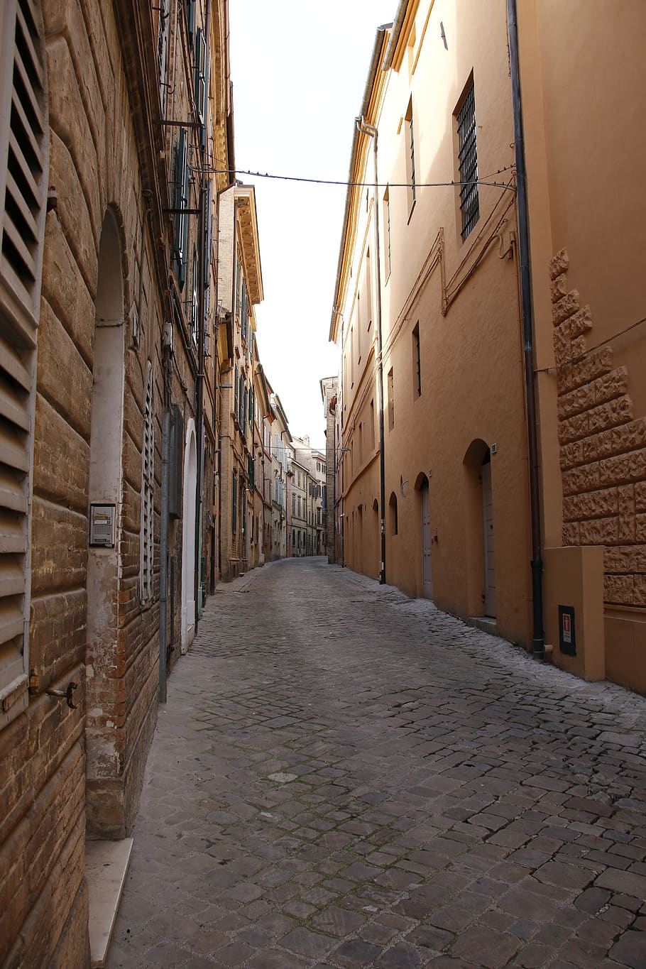 bari, italy, architecture, alley, house the old house, a narrow lane, built structure, building exterior, building, the way forward