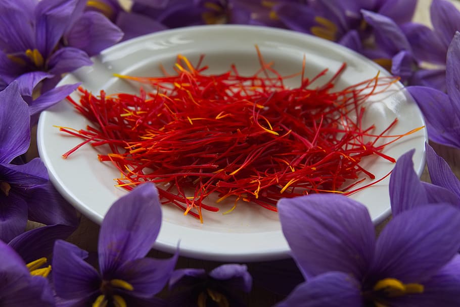 round, white, ceramic, plate, saffron, spice, pistils, pistils of saffron, harvest, flowers