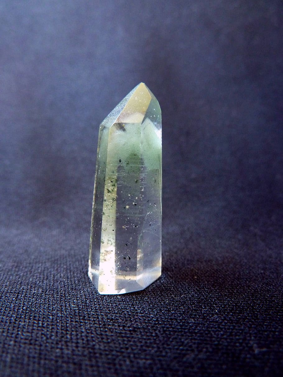 rock crystal, glassy, green, gem top, clear to white, transparent, translucent, shimmer, bright, partly cloudy spotty