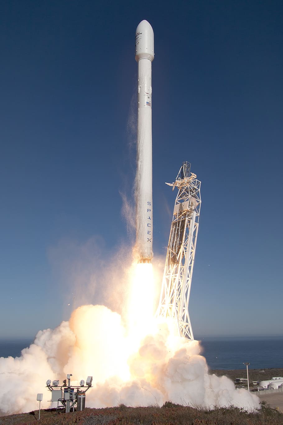 launching white rocket, lift-off, rocket launch, spacex, launch, flames, propulsion, space, rocket, speed