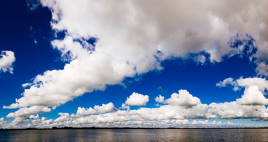 azul, cielo, nubes, lago, agua, nube - cielo, mar, celaje, belleza en la naturaleza, paisajes - naturaleza