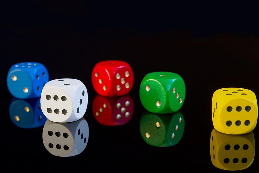 five dice, cube, gambling, gamble, risk, luck, game bank, profit, lose, play