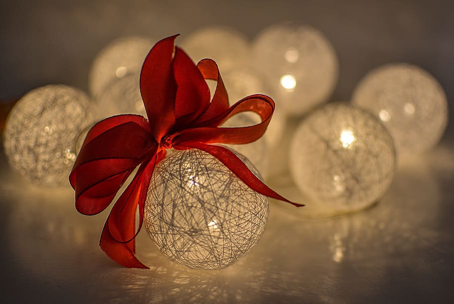 macro photography, yarn lamp, red, ribbon, christmas, ball, bauble, decoration, celebration, ornament