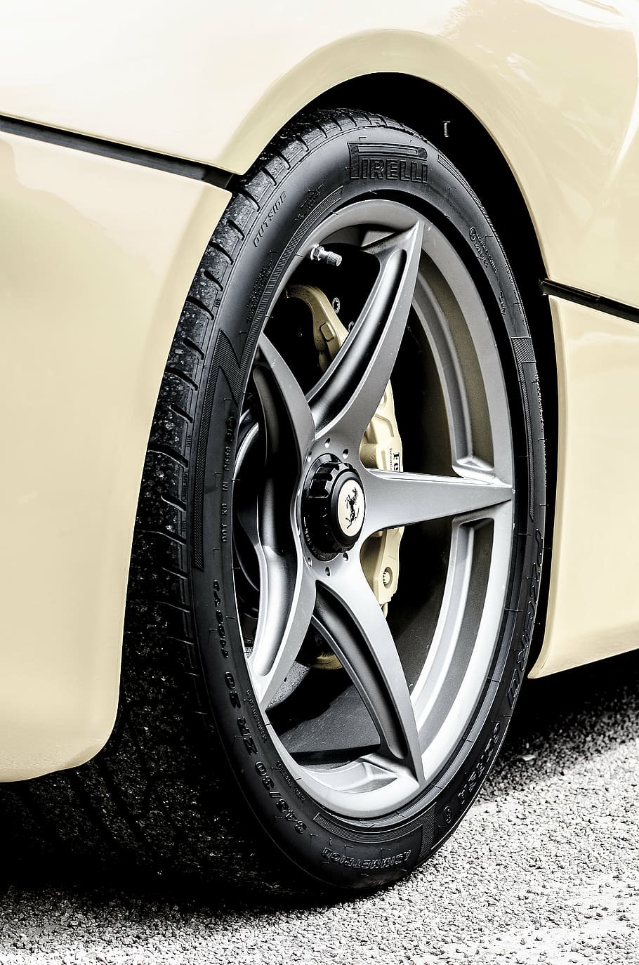 close-up photo, gray, ferrari 5-, 5-spoke, vehicle wheel, tire, ferrari, car, vehicle, auto