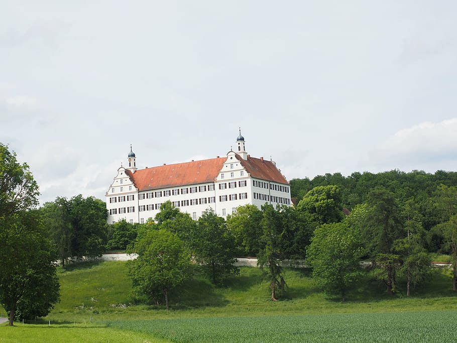 schloss mochental, castillo, mochental, barroco, estilo renacentista, ehingen, baden württemberg, kirchen tal, swabian alb, un tríptico