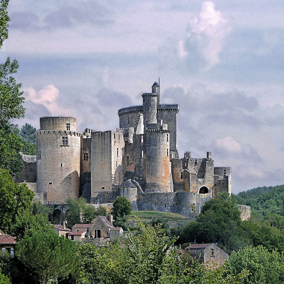 Lot, Garona, Francia, castillo de hormigón gris, estructura construida, arquitectura, exterior del edificio, cielo, nube - cielo, edificio