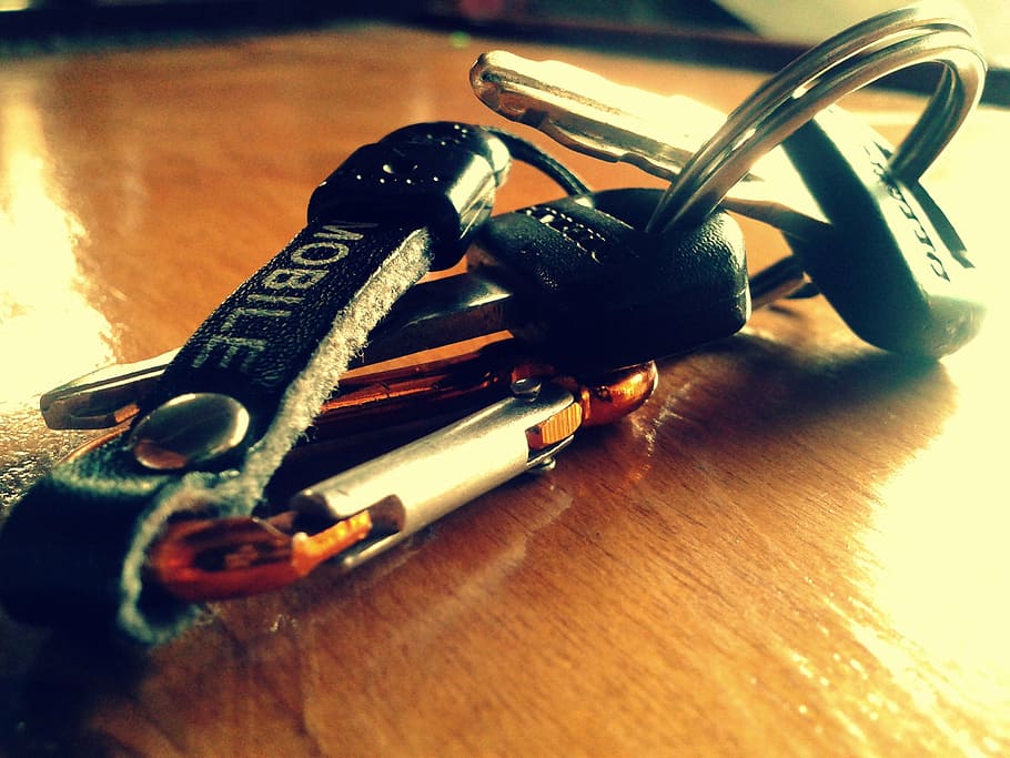 keys, security, vehicle keys, keychain, equipment, close-up, indoors, metal, still life, table