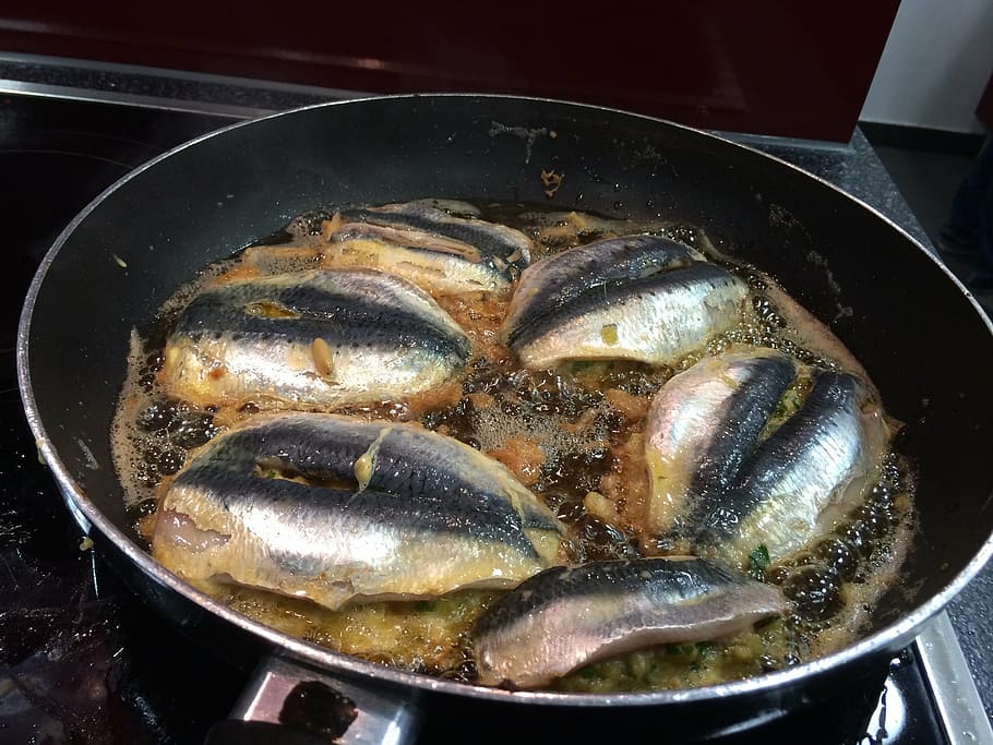 fish, pan, fry, sear, buzeln, seafood, food, food and drink, kitchen utensil, freshness