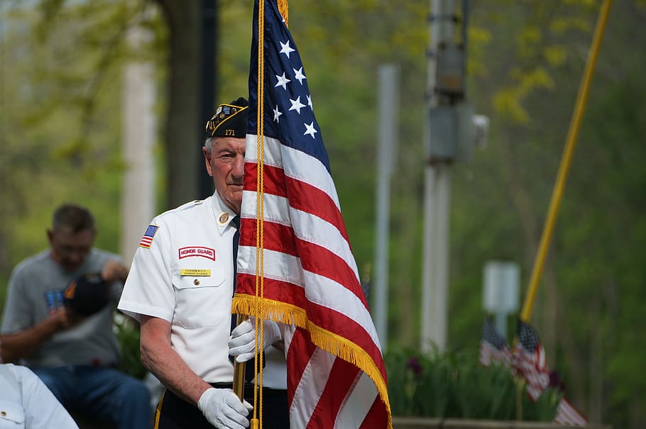 hombre, tenencia, bandera americana, día conmemorativo, ventilación, memorial, bandera, veterano, patriotismo, honor