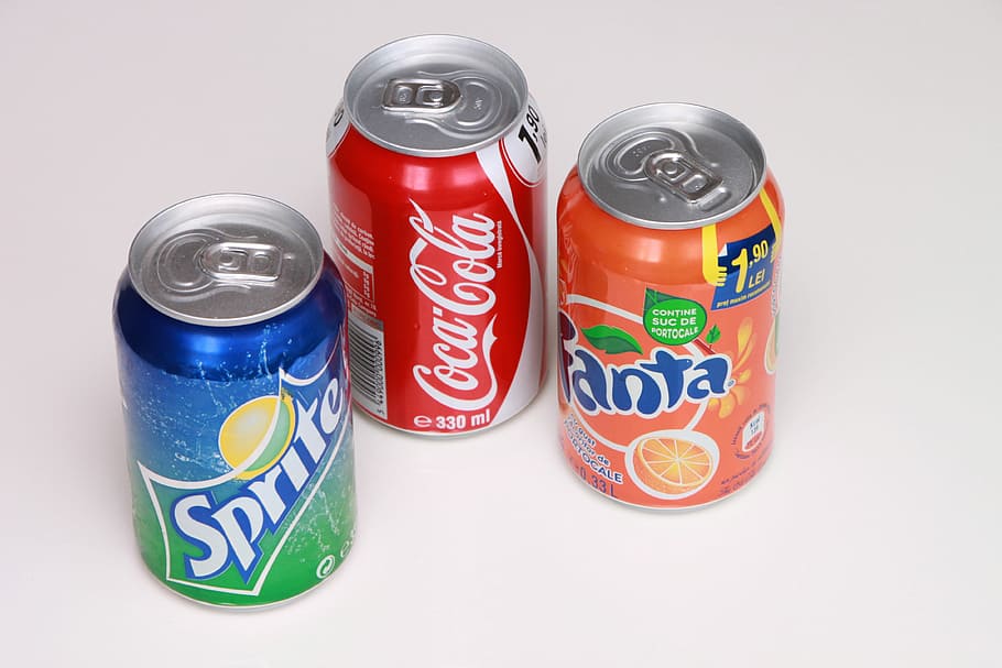 latas de refrescos surtidos, aluminio, lata, coca, cola, bebida, fanta, limón, naranja, refresco