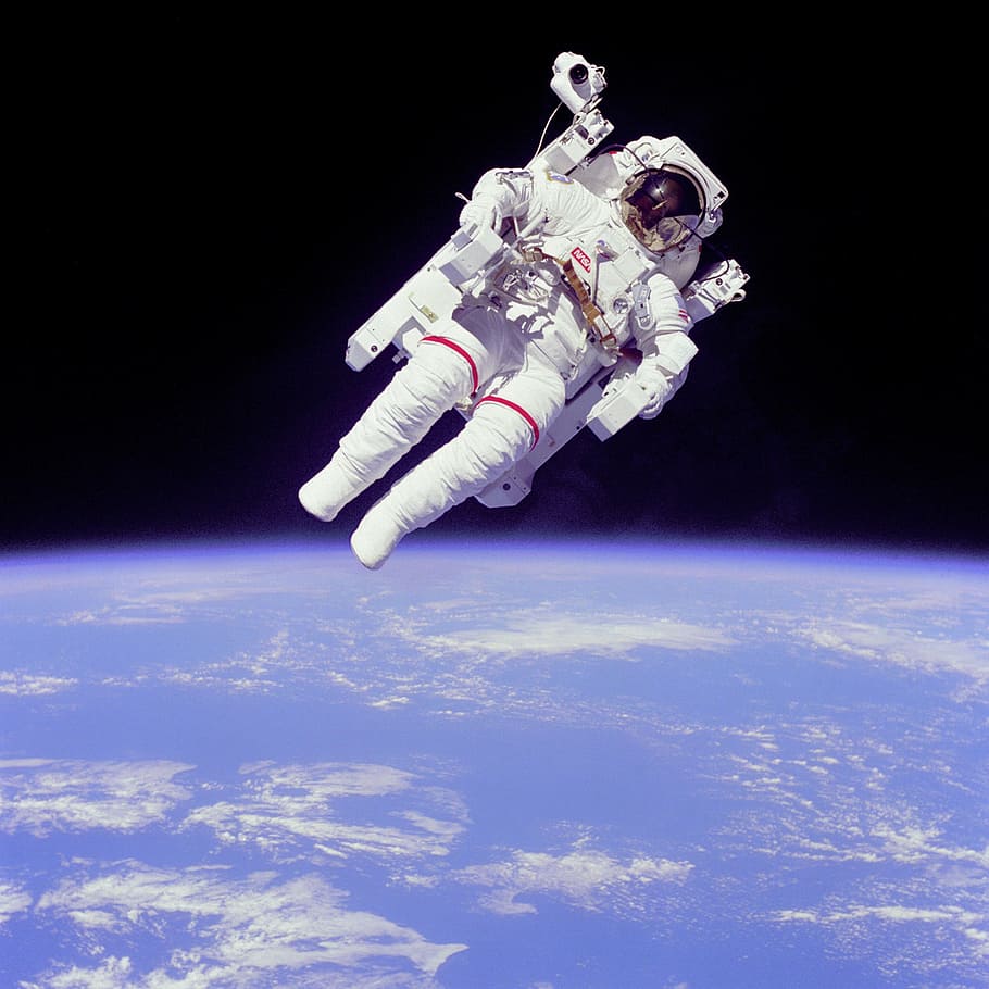 foto, astronauta, flutuante, terra, sem peso, flutuar, passeio espacial, viagem espacial, espaço, planeta