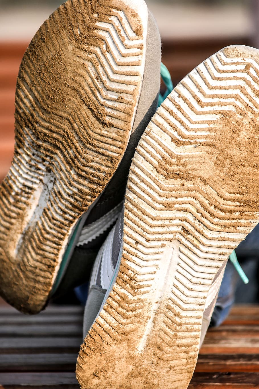 soles, shoes, footwear, dirt, to go, trainers, close-up, indoors, focus on foreground, pattern