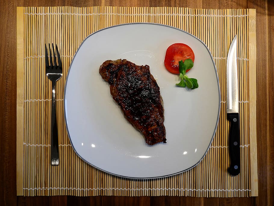 steak, daging, daging sapi, makan, makanan, steak daging sapi, lezat, hidangan utama, makan siang, nutrisi