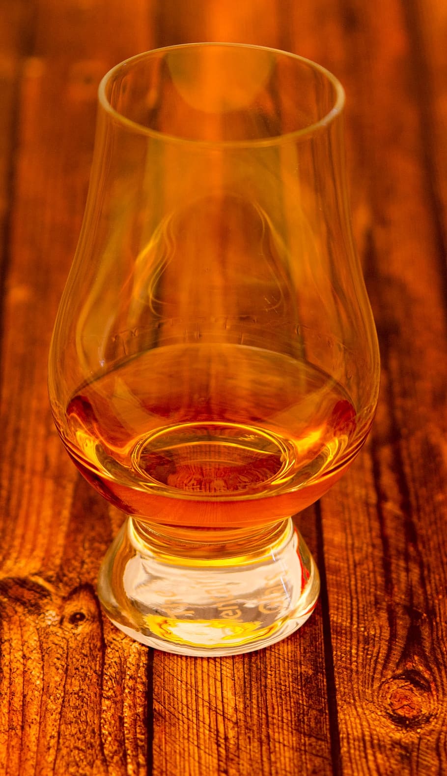 whiskey glass, glencairn glass, Whiskey, Glass, Glencairn, a snifter, whisky, benefit from, enjoy, scotch