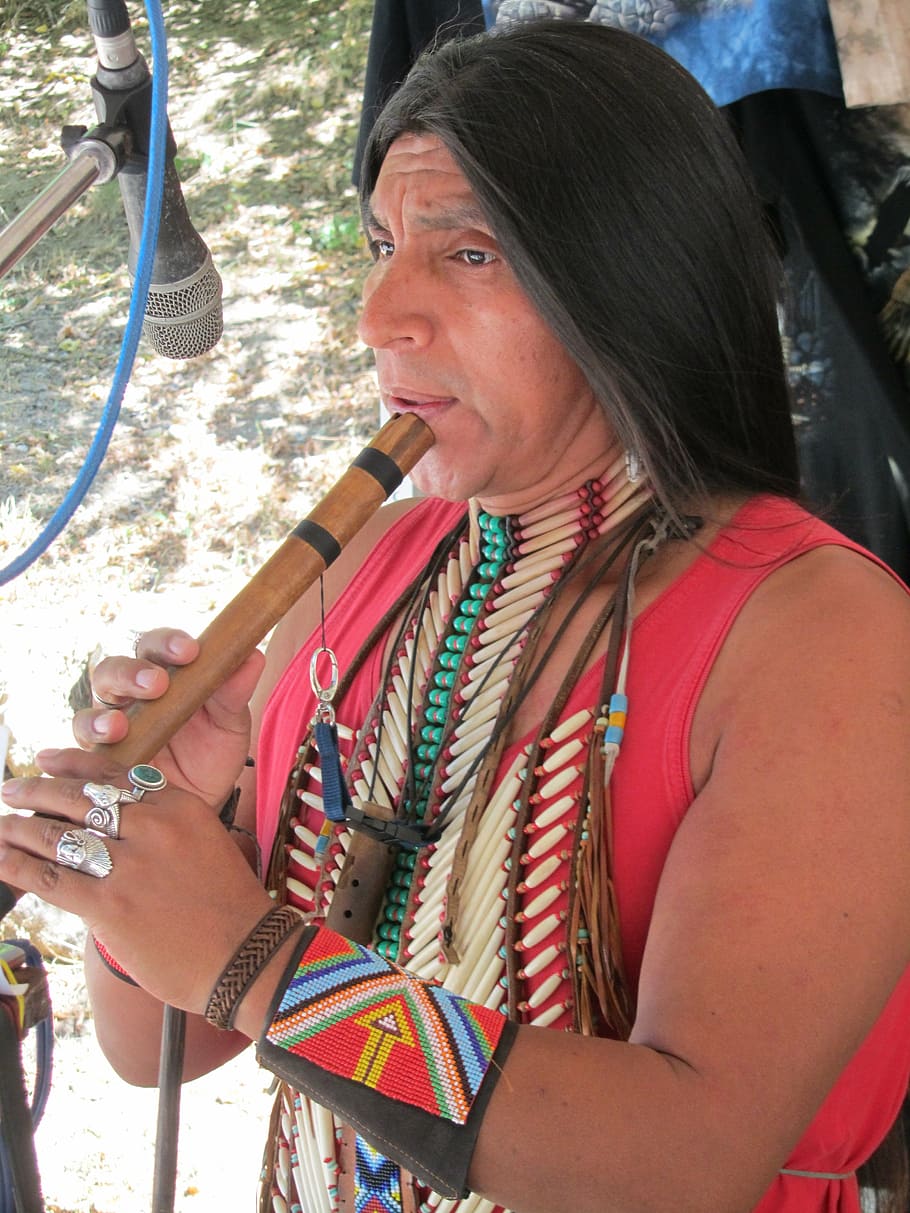 nativo, indio americano, tocando, flauta de bambú, nativo americano, música, una persona, personas reales, estilos de vida, día