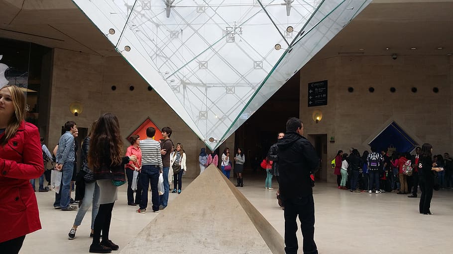 the louvre, museum, louver, paris, group of people, architecture, crowd, walking, real people, large group of people