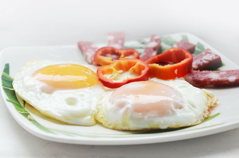 fried, egg, tomatoes, plate, omelette, breakfast, dish, the yolk, nutrition, appetizer