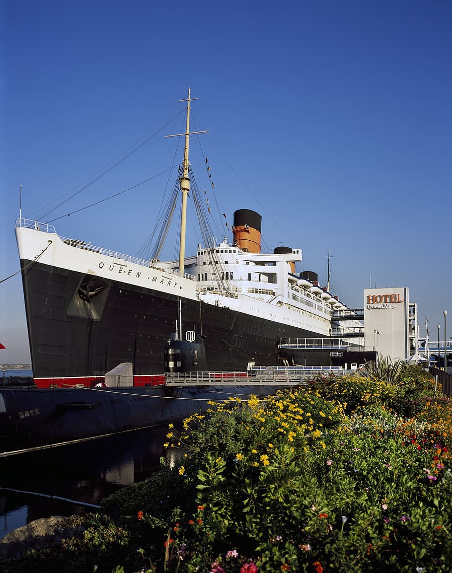 rms queen mary, ocean liner, retired, ship, cruise, entertainment, sea, ocean, water, tourist